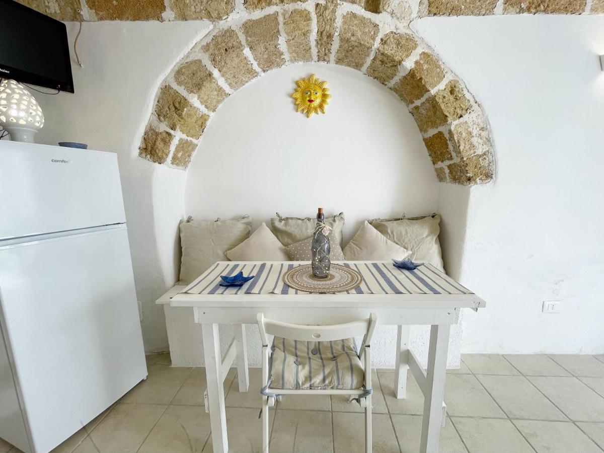 Mediterraneo House- Casa Nel Centro Storico Матино Екстериор снимка